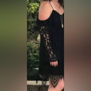 EUC Maurice’s size M lace dress